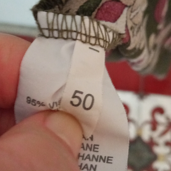 Silky lightweight blouse. Made and purchased in Italy. XL - Picture 7 of 9